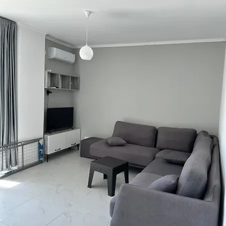 Suli Apartment *
